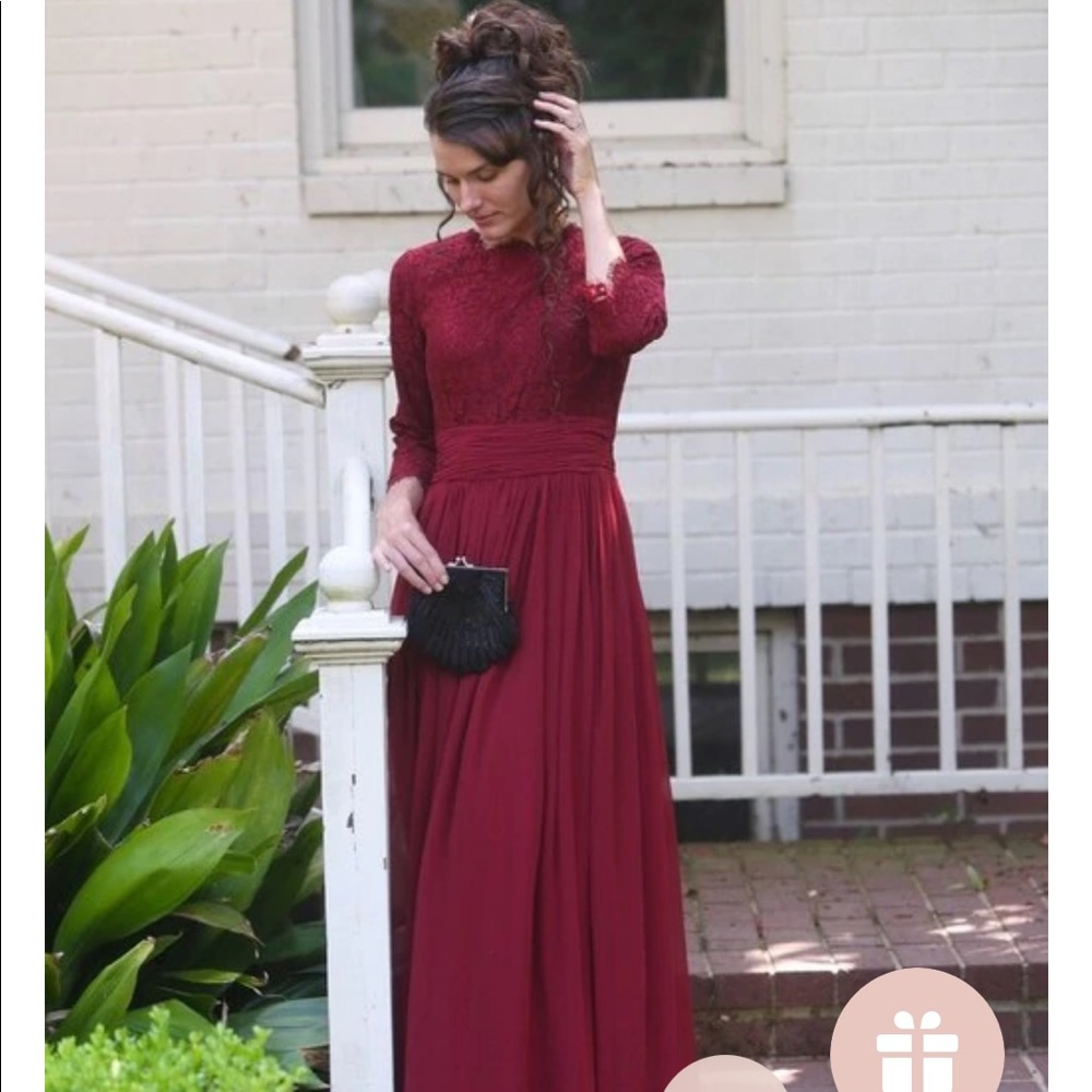 Dainty Jewell’s English Manor Dress